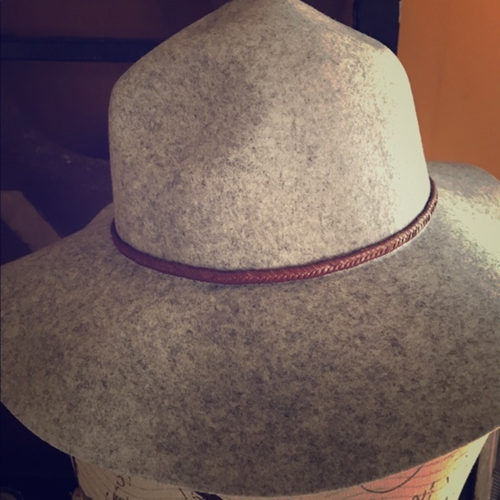 COPY - NWT Abercrombie & Fitch Gray Hat
